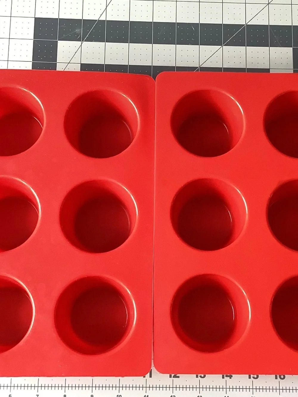 Set of 2 Silicone Jumbo Muffin Cupcake Pans 6-Cavity Baking Molds Red